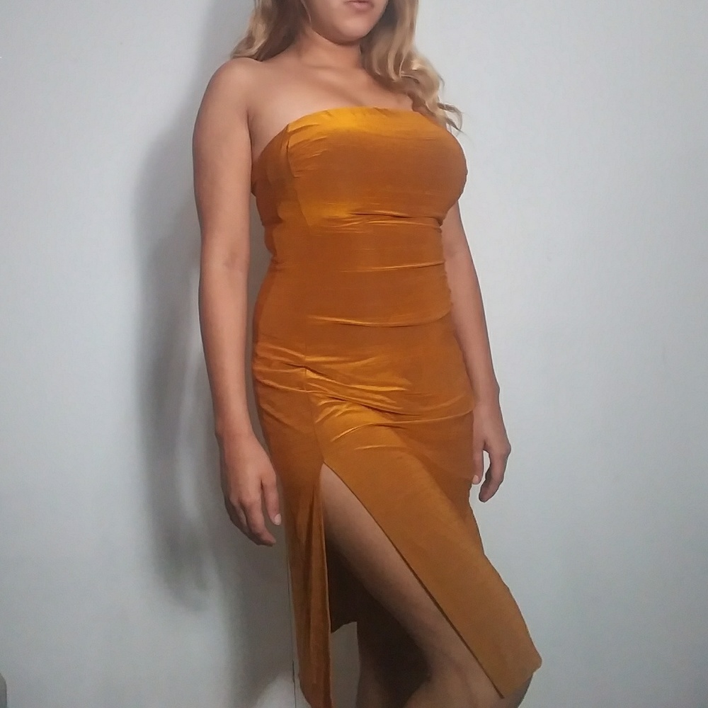 (ADDED TO BUNDLE) Strapless Bodycon Dress🦋 - Picture 6 of 6